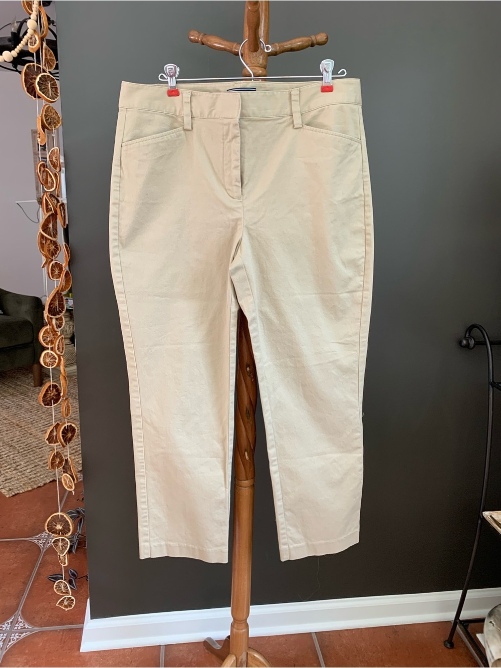 Women’s khaki Cropped Straight-Leg pants